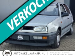 Volkswagen Golf - 1.8 CL Org. NL / Slechts 82.071 Kilometer / Boekjes / Youngtimer /