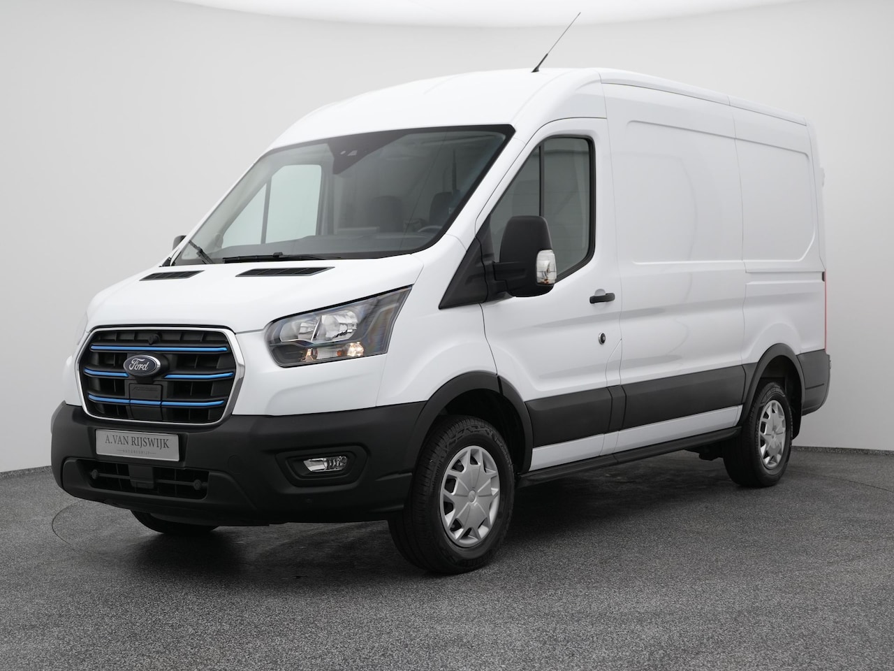 Ford E-Transit - 350 L2H2 Trend 68 kWh | CAMERA | CARPLAY | STOELVERW. - AutoWereld.nl