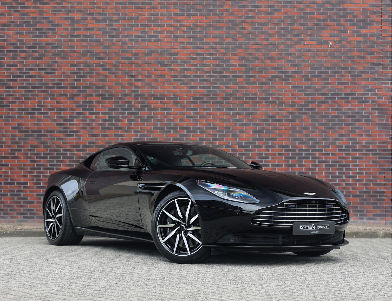 Aston Martin V8 Coupé - DB11 4.0 - AutoWereld.nl