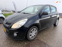 Hyundai i20 - 1.4i DynamicVersion Airco 5deurs APK 2eigenaren