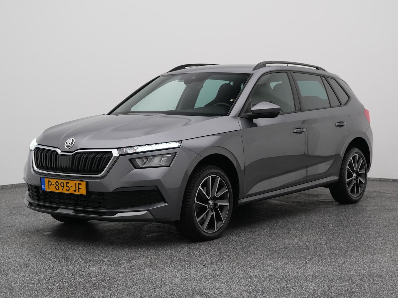 Skoda Kamiq - 1.0 TSI Automaat Sport Business | CAMERA | CARPLAY | STOELVERWARMING - AutoWereld.nl