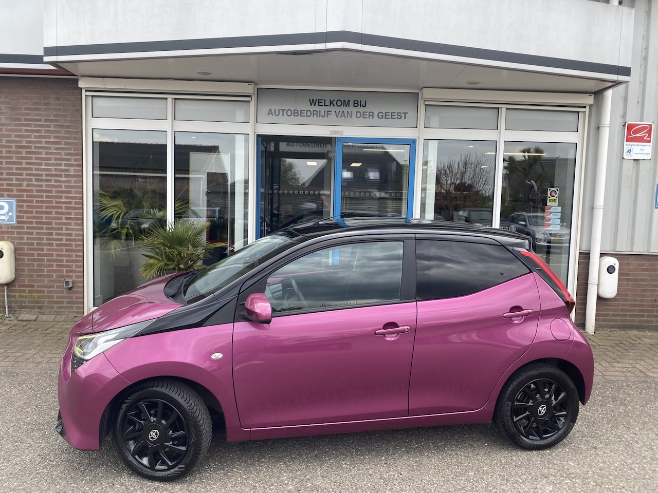 Toyota Aygo - 1.0 VVT-i x-cite 1.0 VVT-i x-cite - AutoWereld.nl