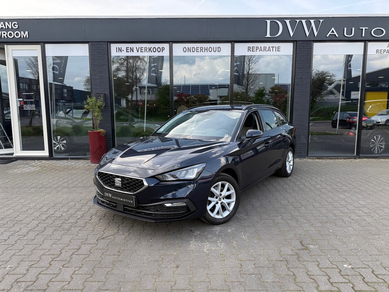 SEAT Leon Sportstourer - 1.0 eTSI Style Business Intense 1.0 eTSI Style Business Intense - AutoWereld.nl