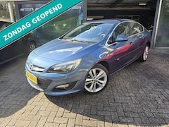 Opel Astra - 1.4 Turbo Edition | 2E EIGENAAR | 12MND GARANTIE | AUTOMAAT | NAVI | CRUISE | LMV |
