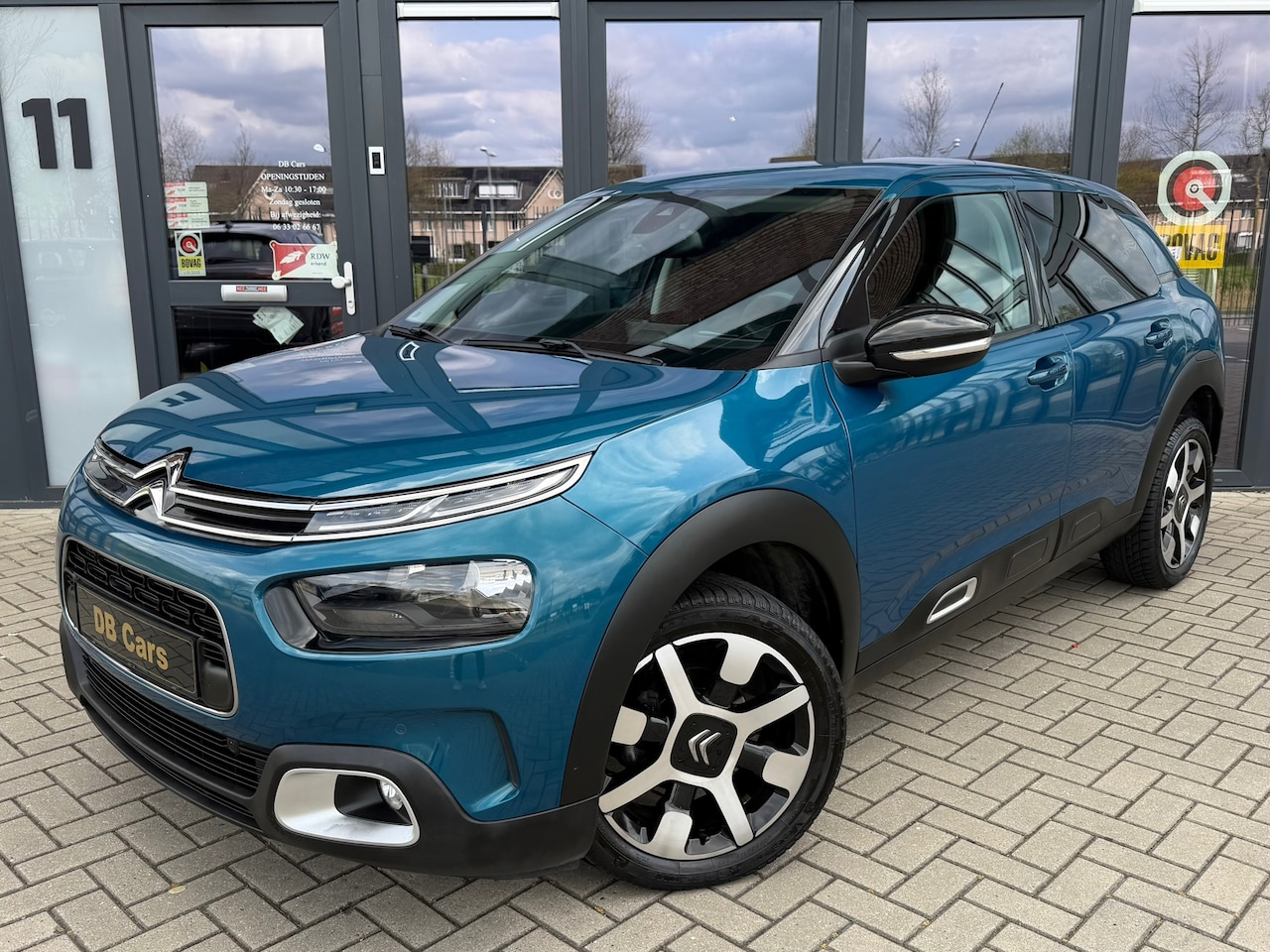 Citroën C4 Cactus - 1.2 Automaat,Shine,Camera,Navi,Lane assist,17 inch - AutoWereld.nl