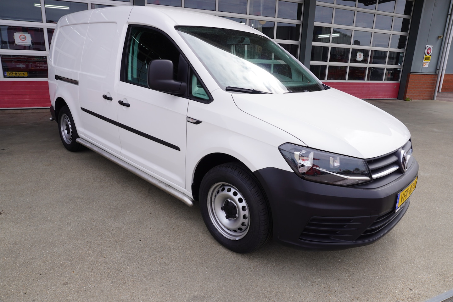 Volkswagen Caddy Maxi - 2.0 TDI L2H1 BMT Trendline Airco | Cruise | Betimmering - AutoWereld.nl