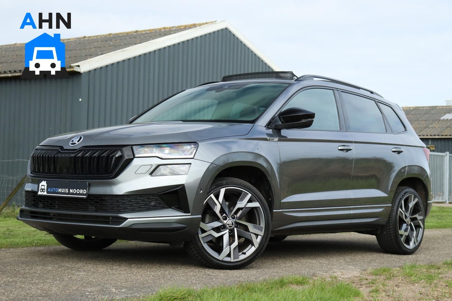 Skoda Karoq - 1.5 TSI / 150 PK / DSG / Sportline / VOL OPTIES / Pano / Black Edition / Virtual Cockpit / - AutoWereld.nl