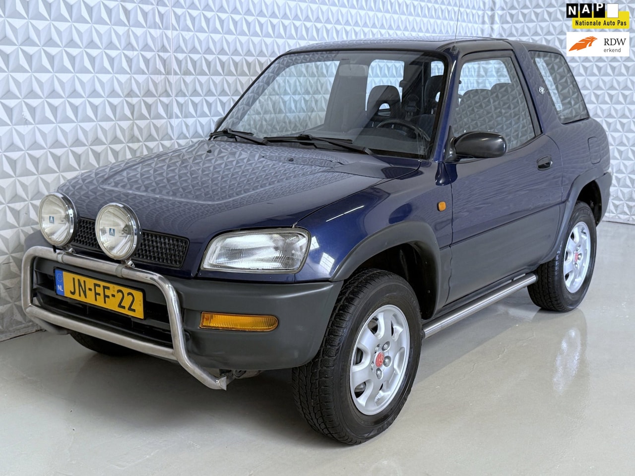Toyota FunCruiser RAV4 - 2.0i SR 4X4 met TREKHAAK én APK! (1994) - AutoWereld.nl