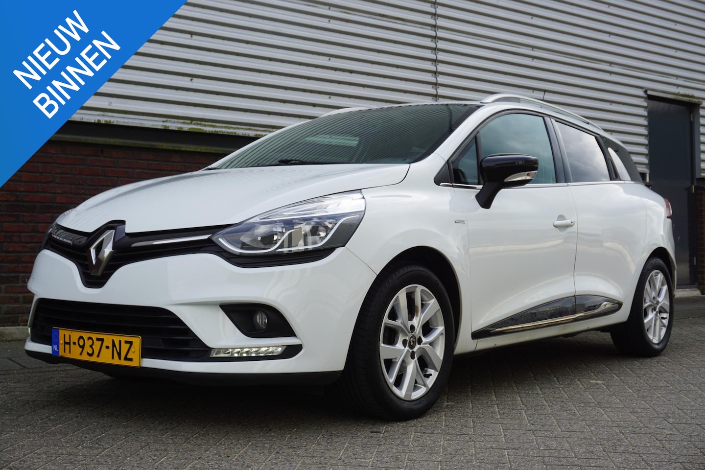 Renault Clio Estate - 0.9 TCe Limited |CARPLAY |DEALER ONDERH.|TREKHAAK! - AutoWereld.nl