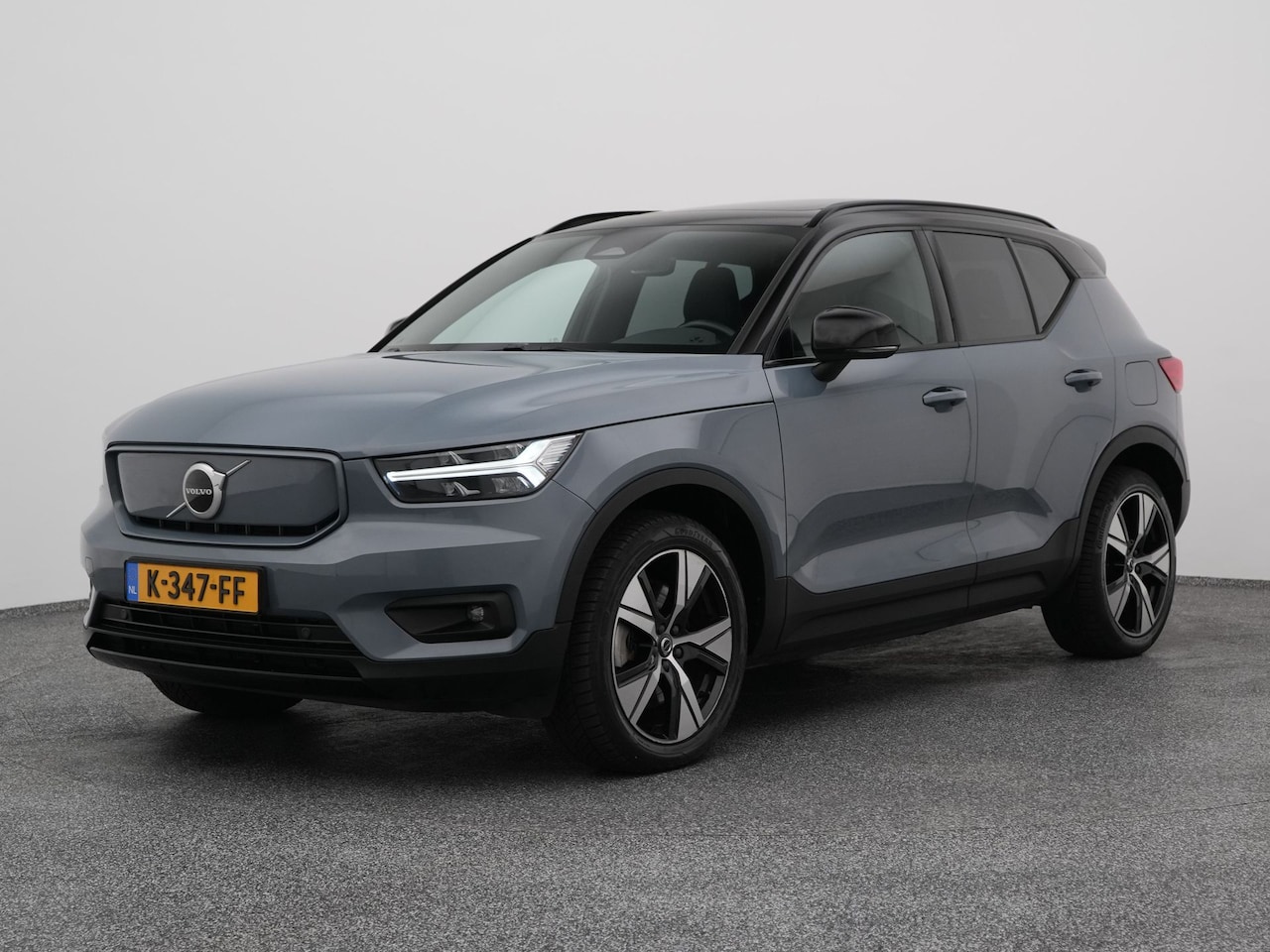 Volvo XC40 - Recharge P8 AWD R-Design | PANO | ADAPTIVE | KEYLESS | TREKHAAK - AutoWereld.nl