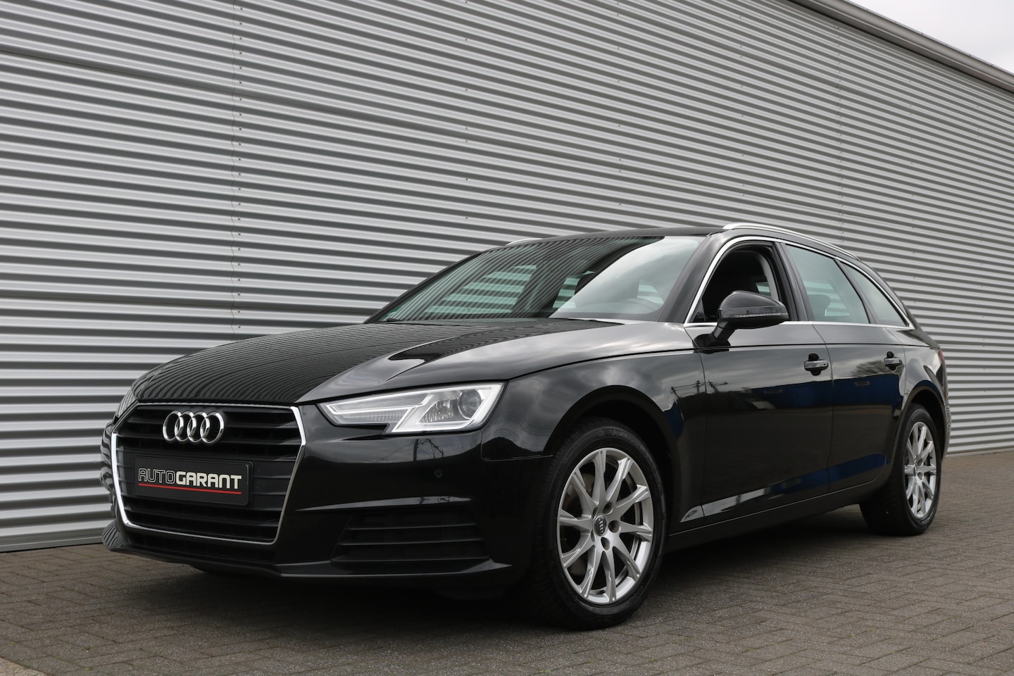Audi A4 Avant - 2.0 TDI Design Pro Line Plus Aut (Clima Navi CruiseControl 17InchLMV Pdc V+A) - AutoWereld.nl