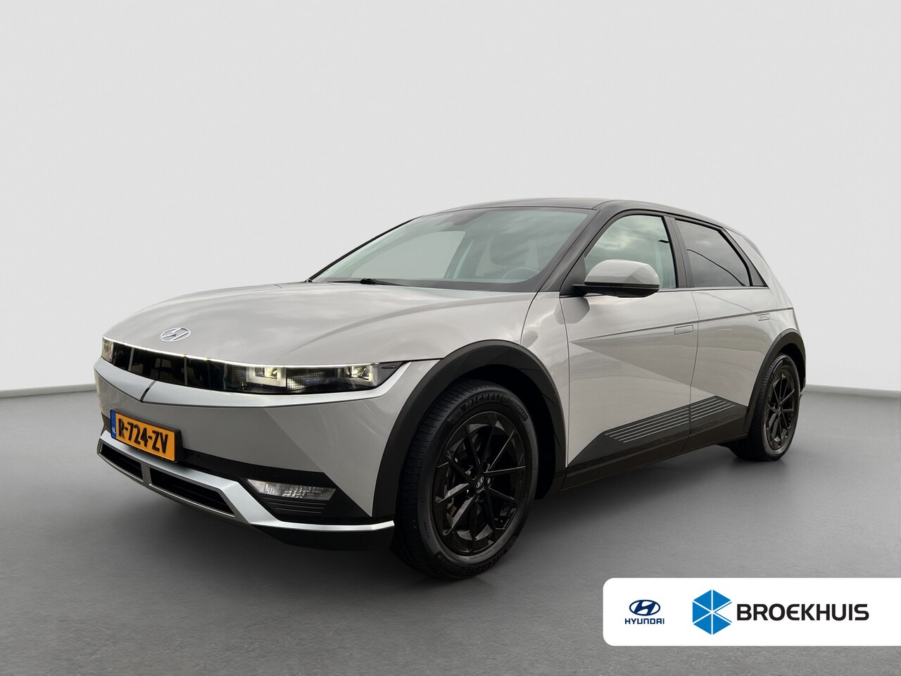 Hyundai IONIQ 5 - Connect+ 77.4 kWh 229pk | Two Tone | Camera | Carplay | Premium Audio | Adaptive cruise co - AutoWereld.nl