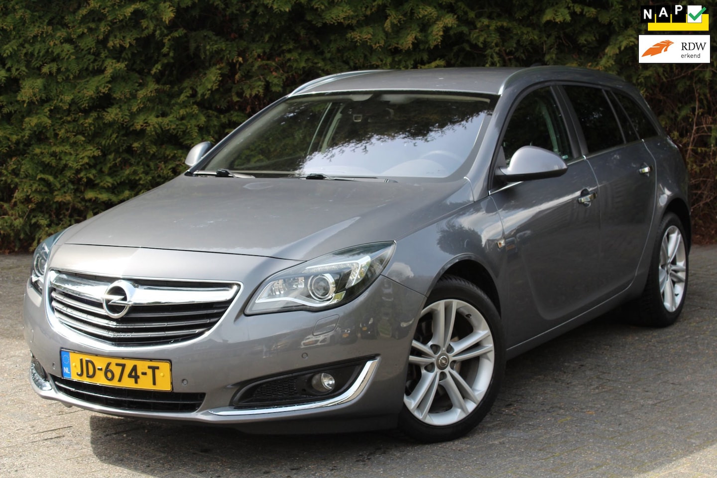 Opel Insignia Sports Tourer - 1.6 T Business+ 170PK | Lederen bekleding | Stoel/Stuurverwarming | Navigatie | Parkeersen - AutoWereld.nl