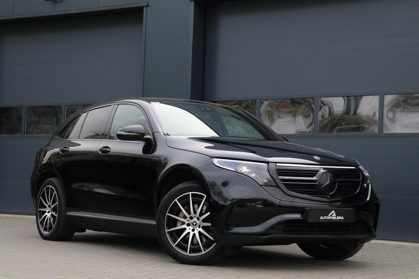 Mercedes-Benz EQC - 400 4MATIC |AMG|80 kWh AppleCarplay Sfeerverlicht Trekhaak Sportzetels Leer/Alcantara 20'I - AutoWereld.nl