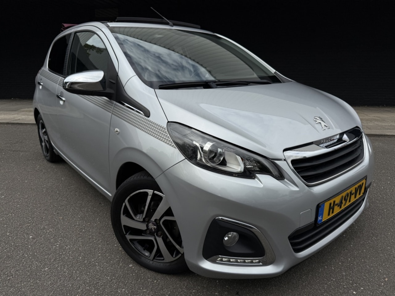 Peugeot 108 - 1.0 VTi Allure // Cabrio // automaat // Leder // - AutoWereld.nl