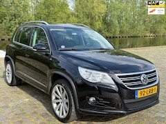Volkswagen Tiguan - 1.4 TSI Sport&Style 2e eigenaar dealer onderhouden panorama dak airco cruis control trekha