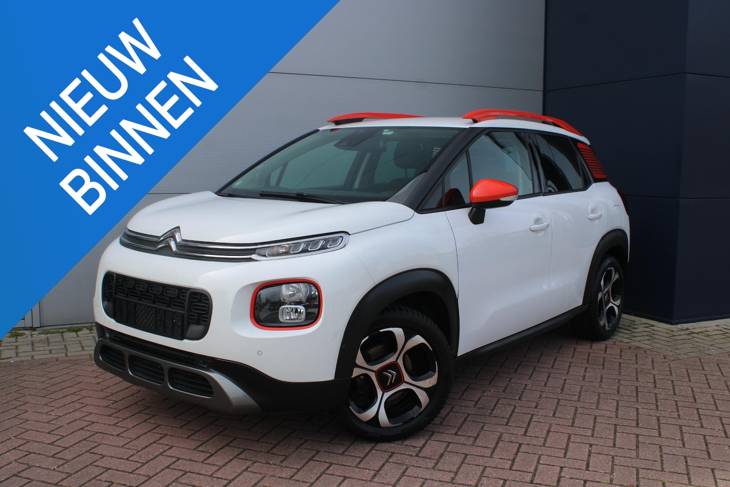Citroën C3 Aircross - 1.2 PureTech 110pk S&S Shine Automaat Airco Navi Camera Carplay Hoge zit, heerlijk ruim - AutoWereld.nl
