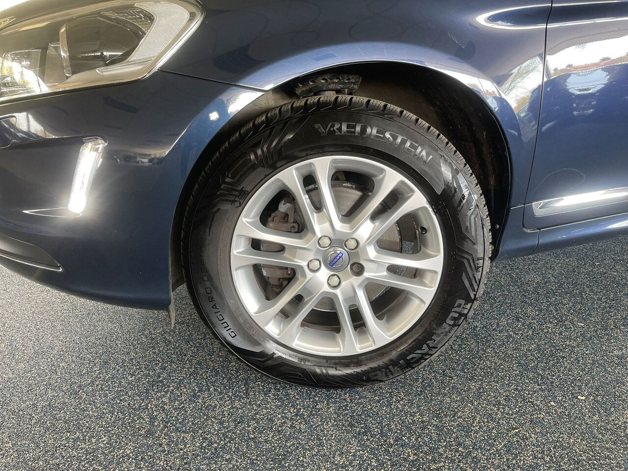 Volvo XC60 - 2.0 D4 FWD Summum | Automaat | Trekhaak | Digitale cockpit | Navi | Stoelverwarming | Lede - AutoWereld.nl