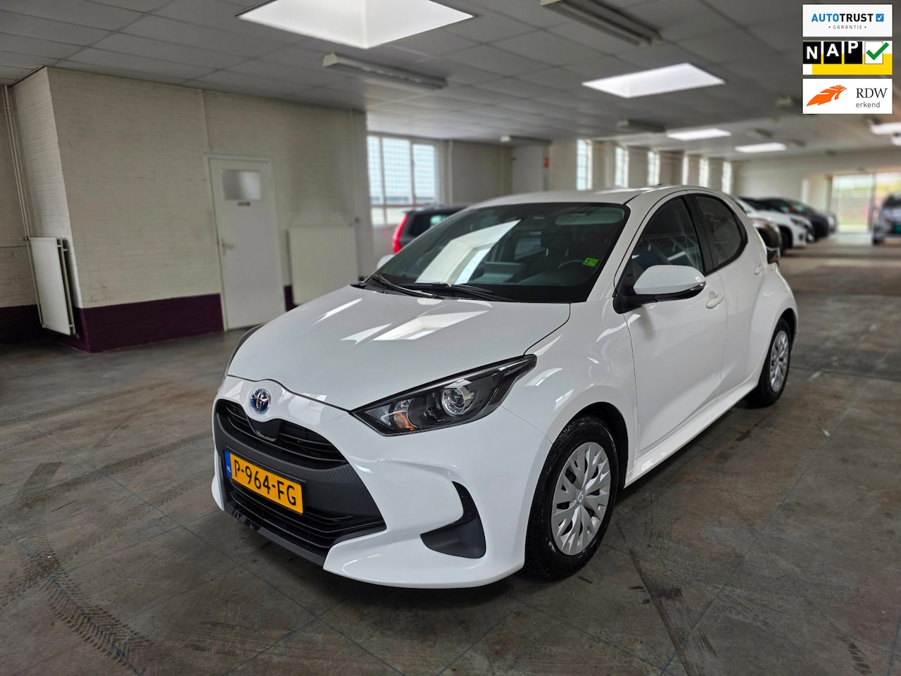 Toyota Yaris - 1.5 Hybrid Active 1.5 Hybrid Active - AutoWereld.nl