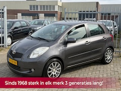 Toyota Yaris - 1.3 VVTi Sol 5 DEURS 1E EIGENAAR l NL AUTO NAP NIEUWSTAAT VOL LEER l AIRCO l LMV l MTF-STU