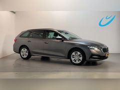 Skoda Octavia Combi - 1.0 e-TSI DSG Ambition Virtual Cockpit Parkeersensoren Navigatie DAB+ App-Connect