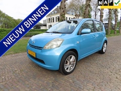 Daihatsu Sirion 2 - 1.0-12V Trend Airco Stuurbekrachtiging 5 Drs LM Velgen Trekhaak