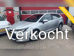 Toyota Corolla Touring Sports - 1.8 Hybrid Business TREKHAAK / CAMERA / CARPLAY / CLIMA / ACC / BLUETOOTH / DAB+ / NL-AUTO