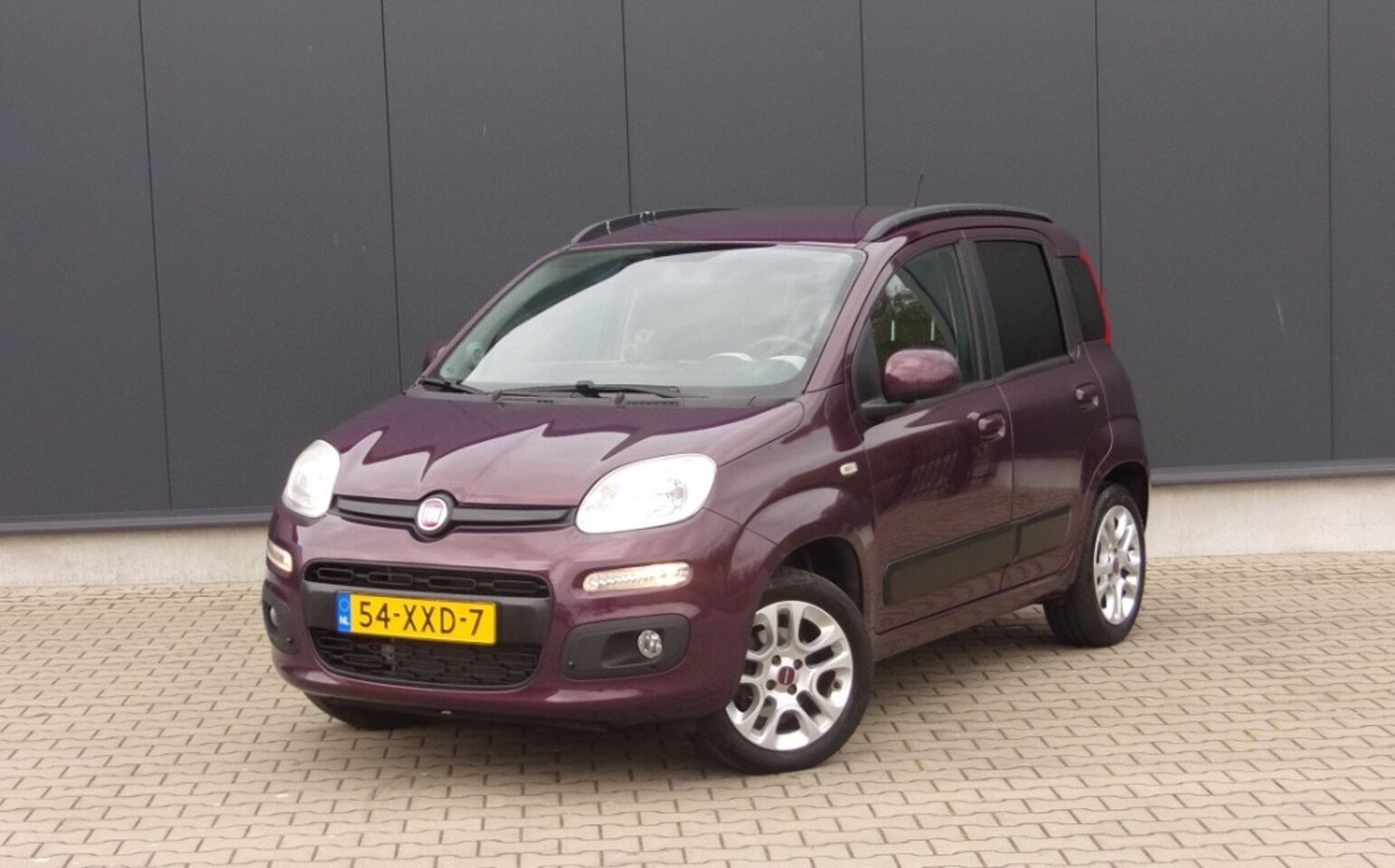 Fiat Panda - 0.9 TwinAir Lounge | 1e Eigenaar | Airco | Navigatie | NL auto - AutoWereld.nl
