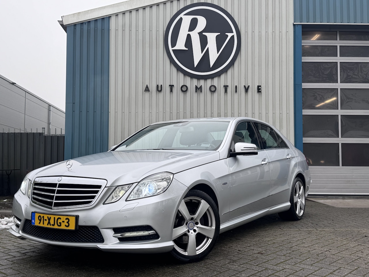 Mercedes-Benz E-klasse - CDI Edition Sport Xenon / Navi / Stl verw / Ecc / Trekhaak / Automaat / GEEN TAXI / Org NL - AutoWereld.nl