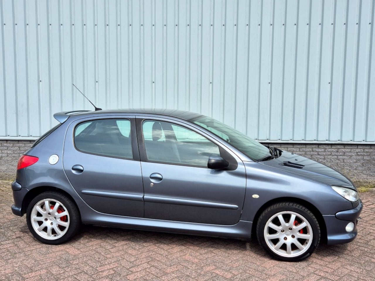 Peugeot 206 - Nieuwe APK 2027 Airco in nette staat - AutoWereld.nl