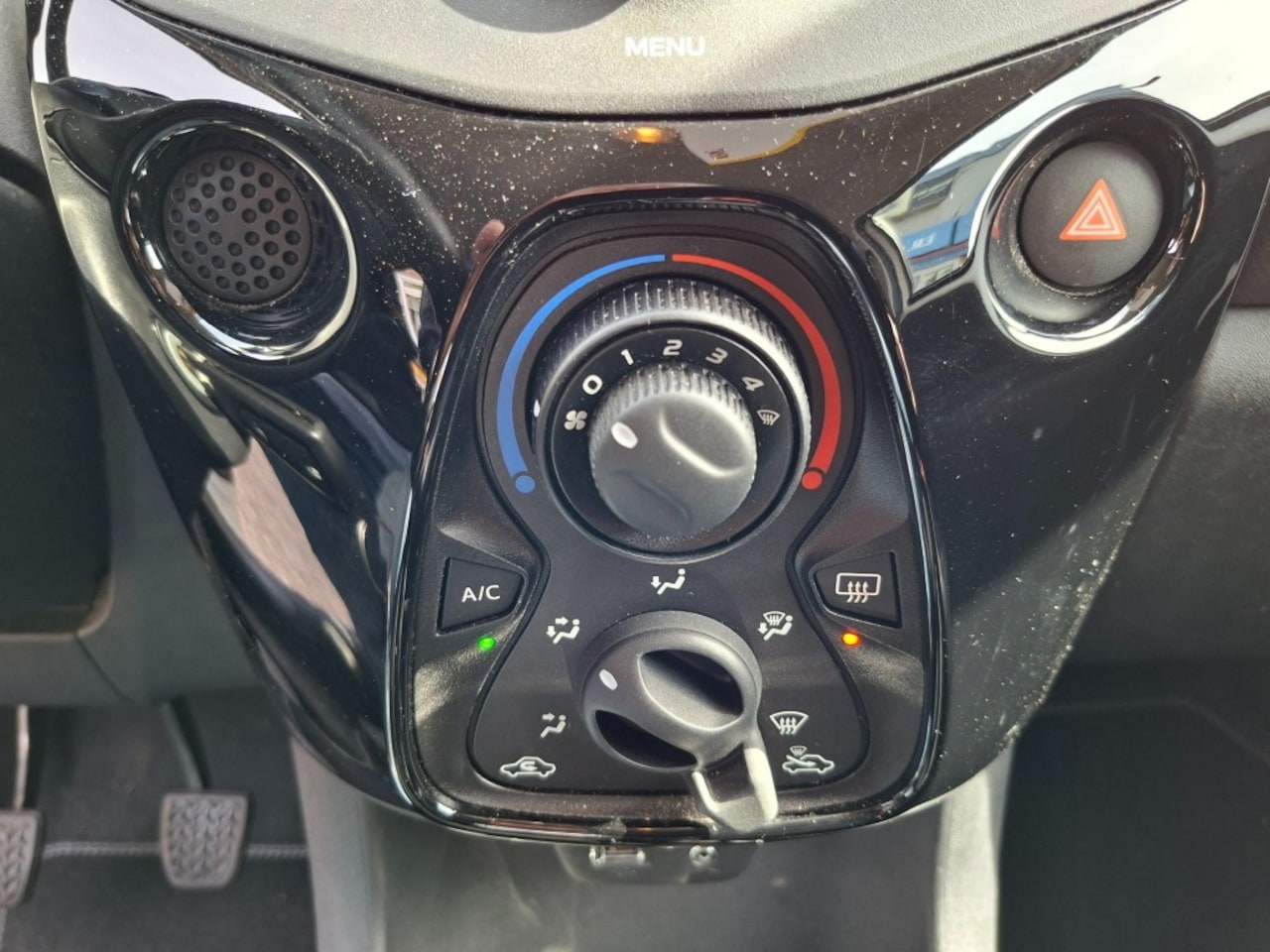 Peugeot 108 - 1.0 e-VTi Style RADIO DAB/AIRCO/CRUISE/ELEC.RAMEN VOOR/CV/ELEC.SPIECELS