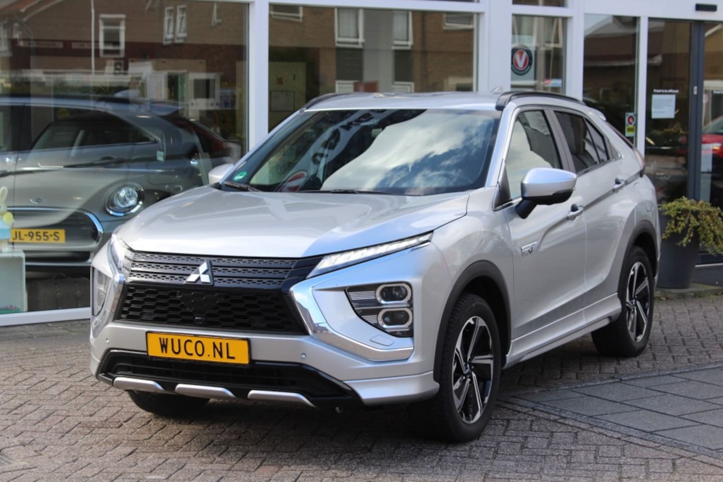 Mitsubishi Eclipse Cross - 2.4 Phev Select Black - AutoWereld.nl