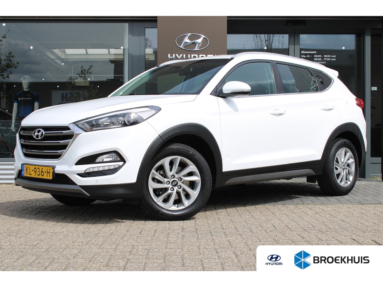 Hyundai Tucson - 1.6 GDi Comfort | Achteruitrijcamera | DAB ontvanger | Trekhaak - AutoWereld.nl