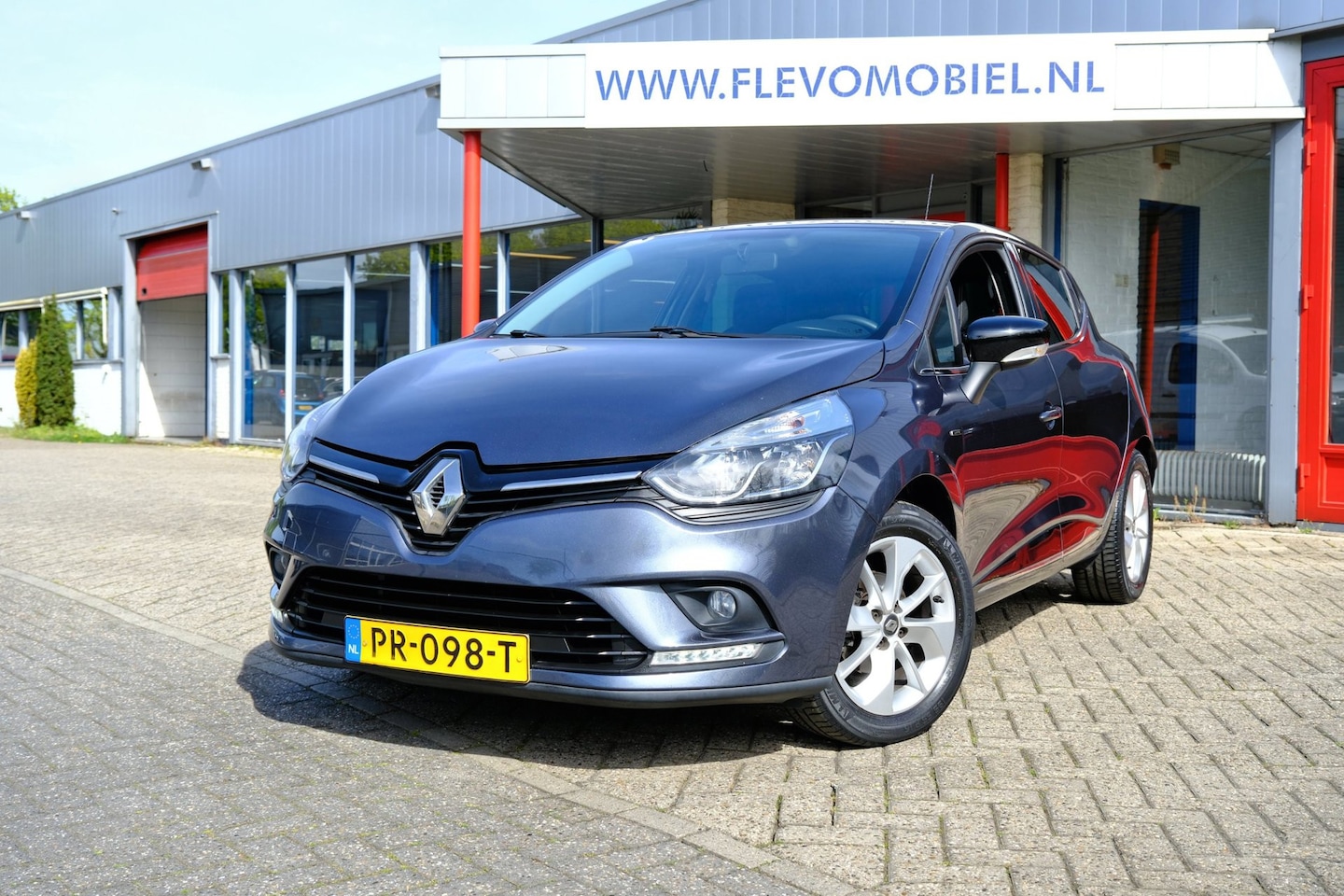 Renault Clio - 0.9 TCe Limited 5-drs Airco|Navi|LMV|DAB - AutoWereld.nl