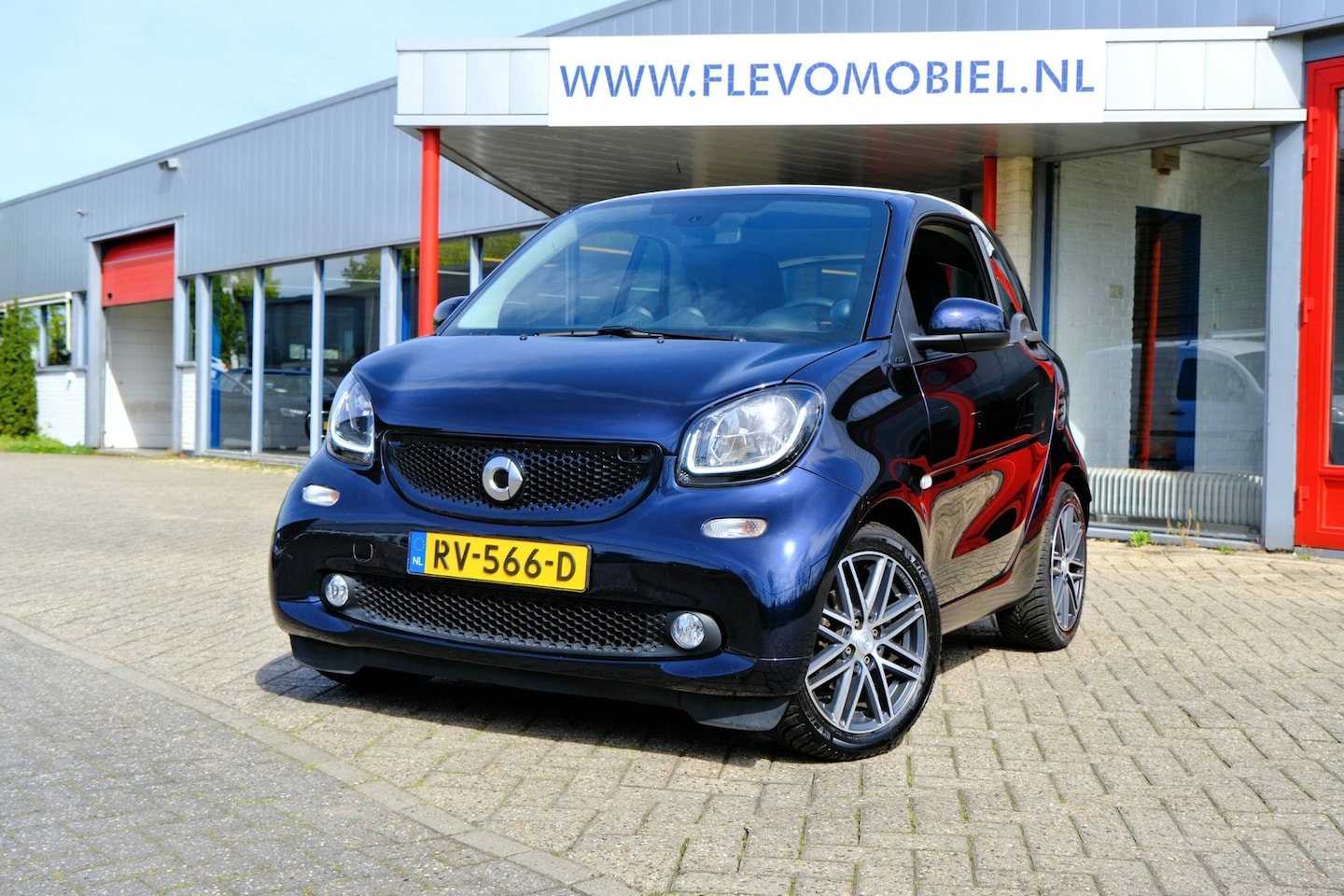 Smart Fortwo - 1.0 Turbo Prime Aut. Pano|Leder|Clima|Navi|LMV - AutoWereld.nl