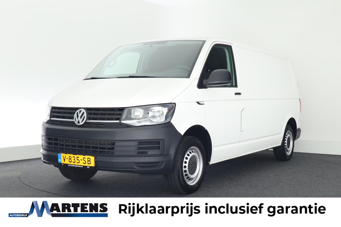 Volkswagen Transporter - 2.0 TDI 150pk L2H1 Trendline Trekhaak Airco Bluetooth Bijrijdersbank - AutoWereld.nl