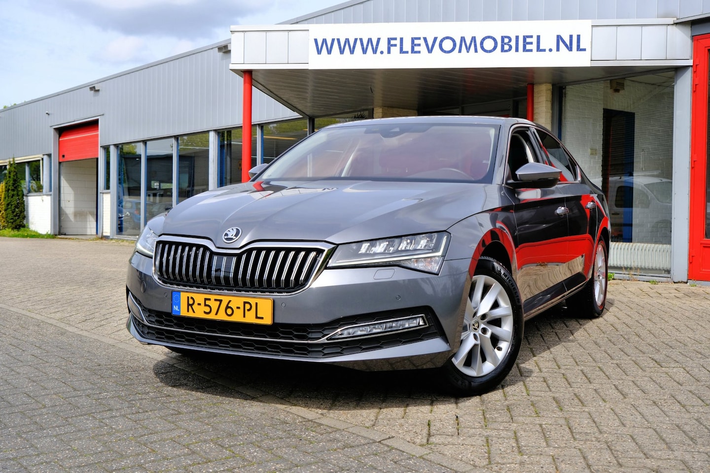 Skoda Superb - 1.5 TSI ACT Business Edition Plus Navi|Half Leder|LED|Adapt.Cruise|CarPlay - AutoWereld.nl