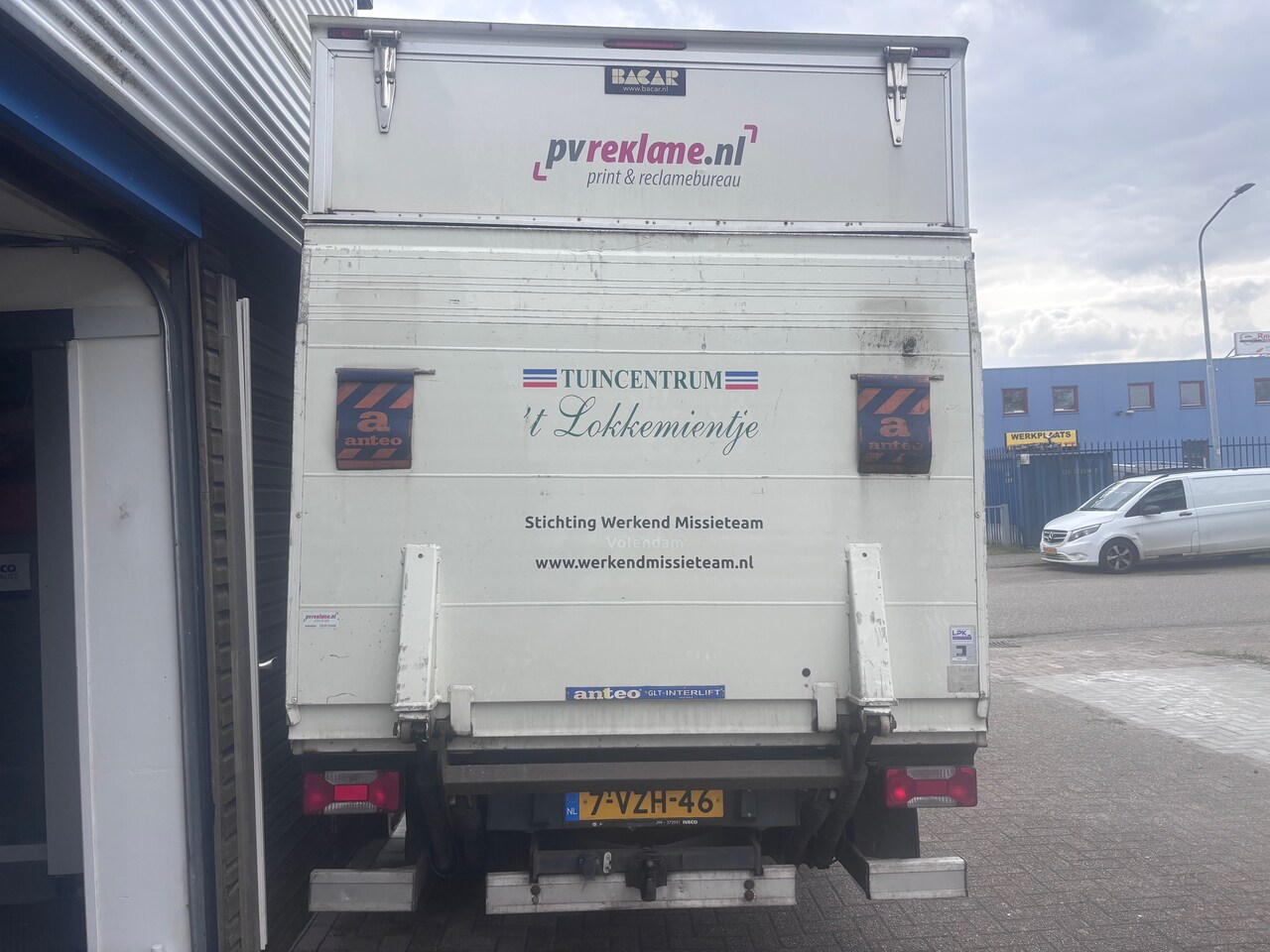 Iveco Daily - 35 C 17 375 Bakwagen met laadklep 3.0 TD 170 pk Trekhaak