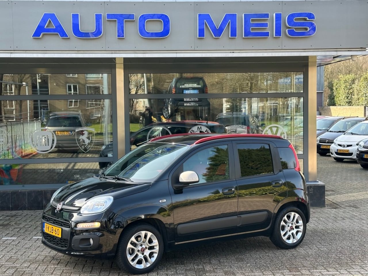 Fiat Panda - 0.9 TwinAir Lounge Automaat Navi Airco Telefoon Trekhaak - AutoWereld.nl