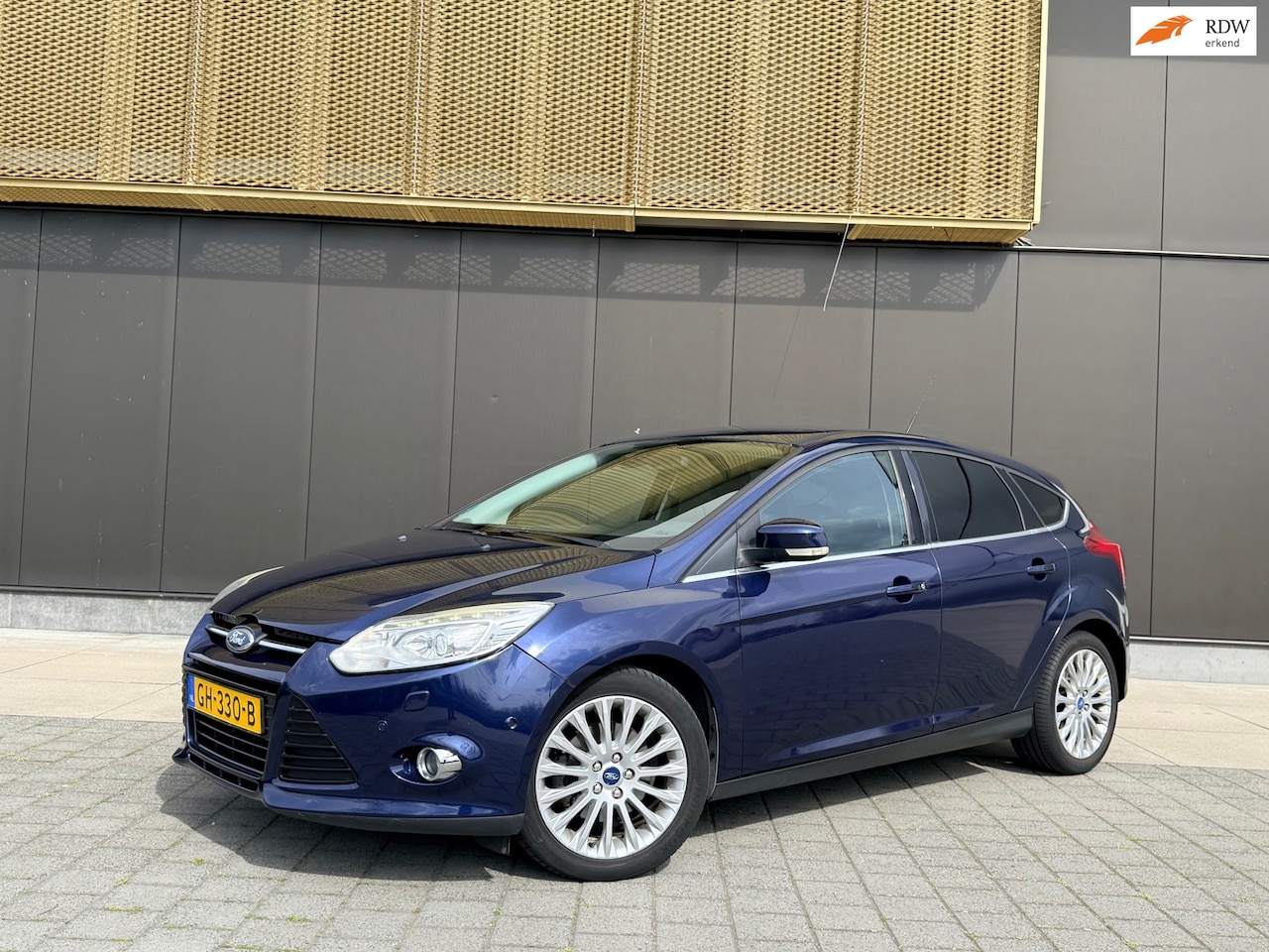 Ford Focus - 1.6 EcoBoost Titan. Sport | Dealer ondr | Keyless | Clima | Navi | PDC | Parkhulp | Bluet. - AutoWereld.nl