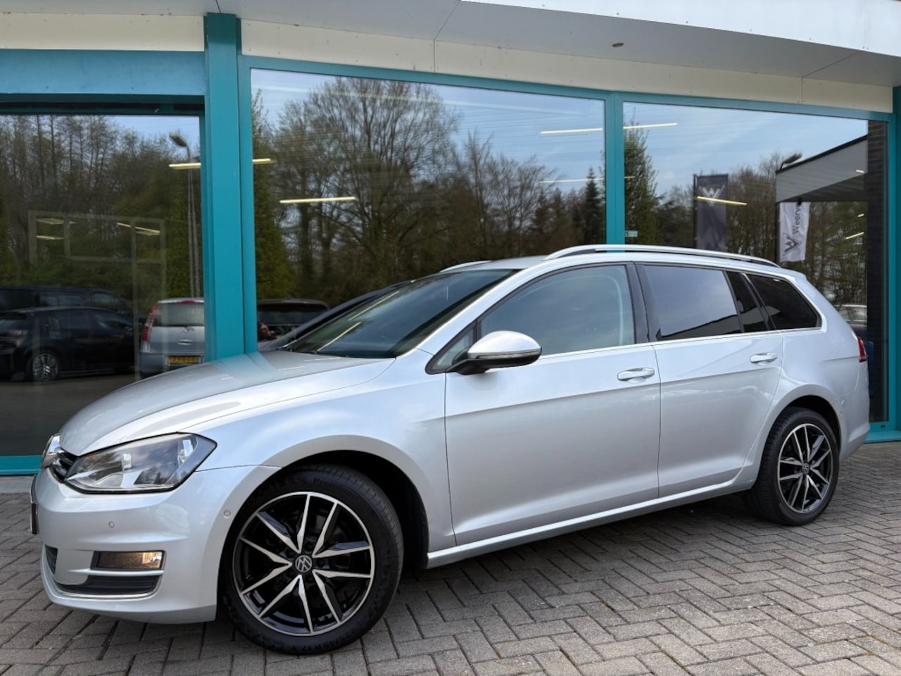 Volkswagen Golf - 1.2 TSI 110pk Automaat, Highline, Climate, 17Inch, PDC, DCC - AutoWereld.nl