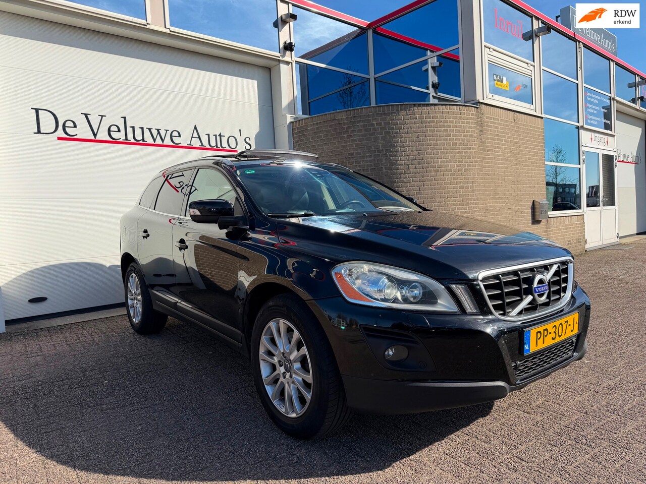 Volvo XC60 - 3.0 T6 AWD|Trekhaak|Pano|Leder|Memory|Camera| - AutoWereld.nl