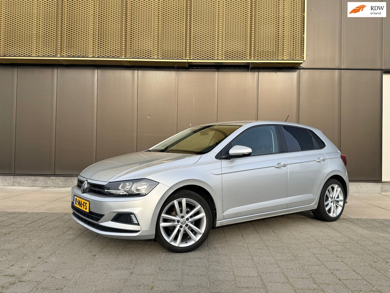 Volkswagen Polo - 1.0 MPI Comfortl. | Carplay | Cruise | Airco | Front assist | Rest Assist | | Voll onderh. - AutoWereld.nl