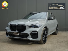 BMW X5 - xDrive45e Dealonderh. / M-Sport / Individual Nardo Grey / Merino / Carbon / Alcantara Heme