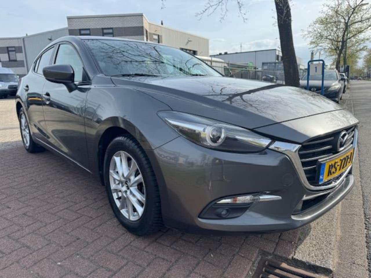 Mazda 3 - 2.2 SkyActiv-D 150 5deurs SkyLease+ Euro6 108.000km Airco/ECC,Navigatie,Camera,Head-up - AutoWereld.nl