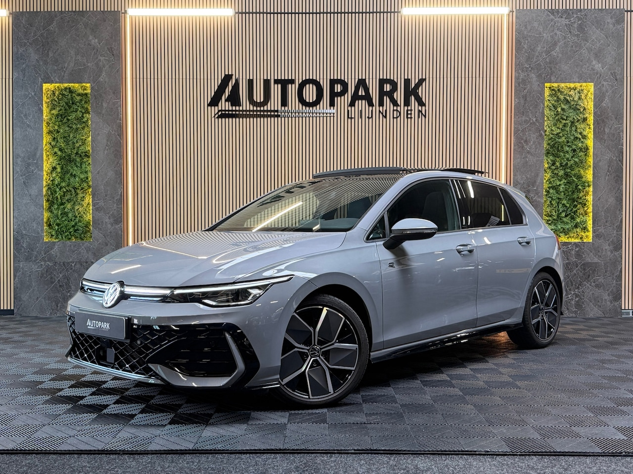 Volkswagen Golf - 1.5 eTSI 3X R-Line Edition|PANO|IQ LIGHTS|VIRTUAL|ACC|FABRIEKSGARANTIE|SFEERVERLICHTING|CA - AutoWereld.nl