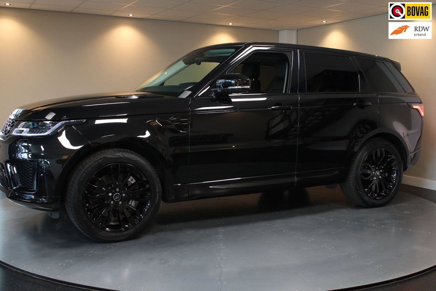 Land Rover Range Rover Sport - 2.0 P400e Dynamic *404PK!* Full-black|Carplay|Trekhaak|All-seasons - AutoWereld.nl