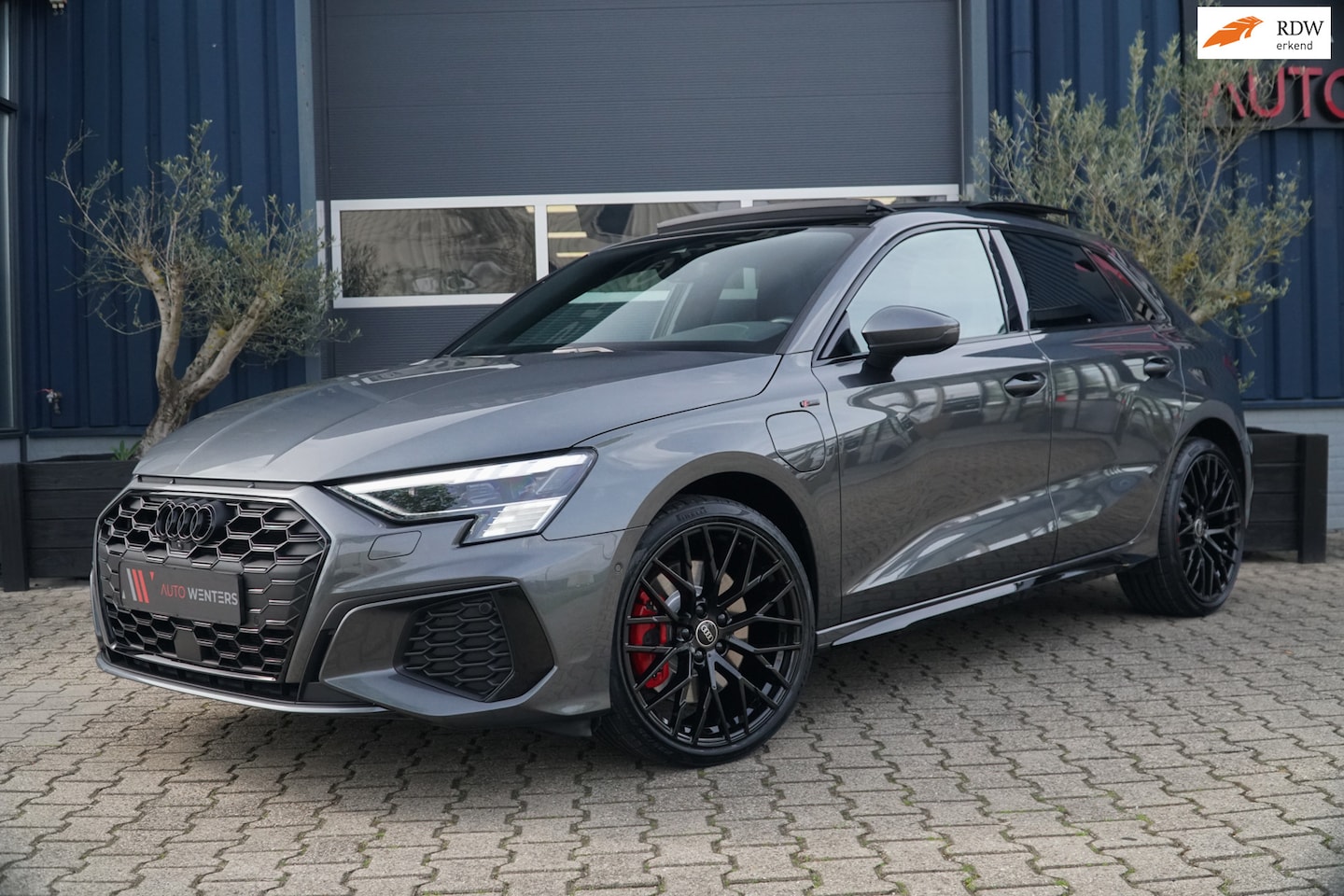 Audi A3 Sportback - 45 TFSI e 245pk PHEVS edition Competition PANO|B&O|MATRIX - AutoWereld.nl