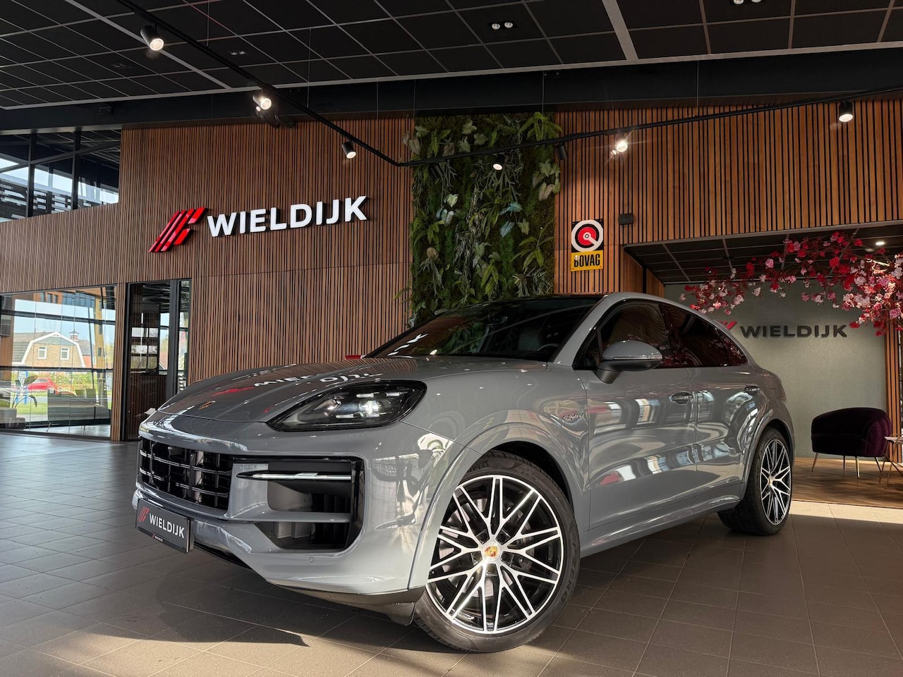Porsche Cayenne Coupé - 3.0 E-Hybrid Sportchrono | Sportuitlaat | 360 Camera | SportDesign pakket | Bose | Keyless - AutoWereld.nl