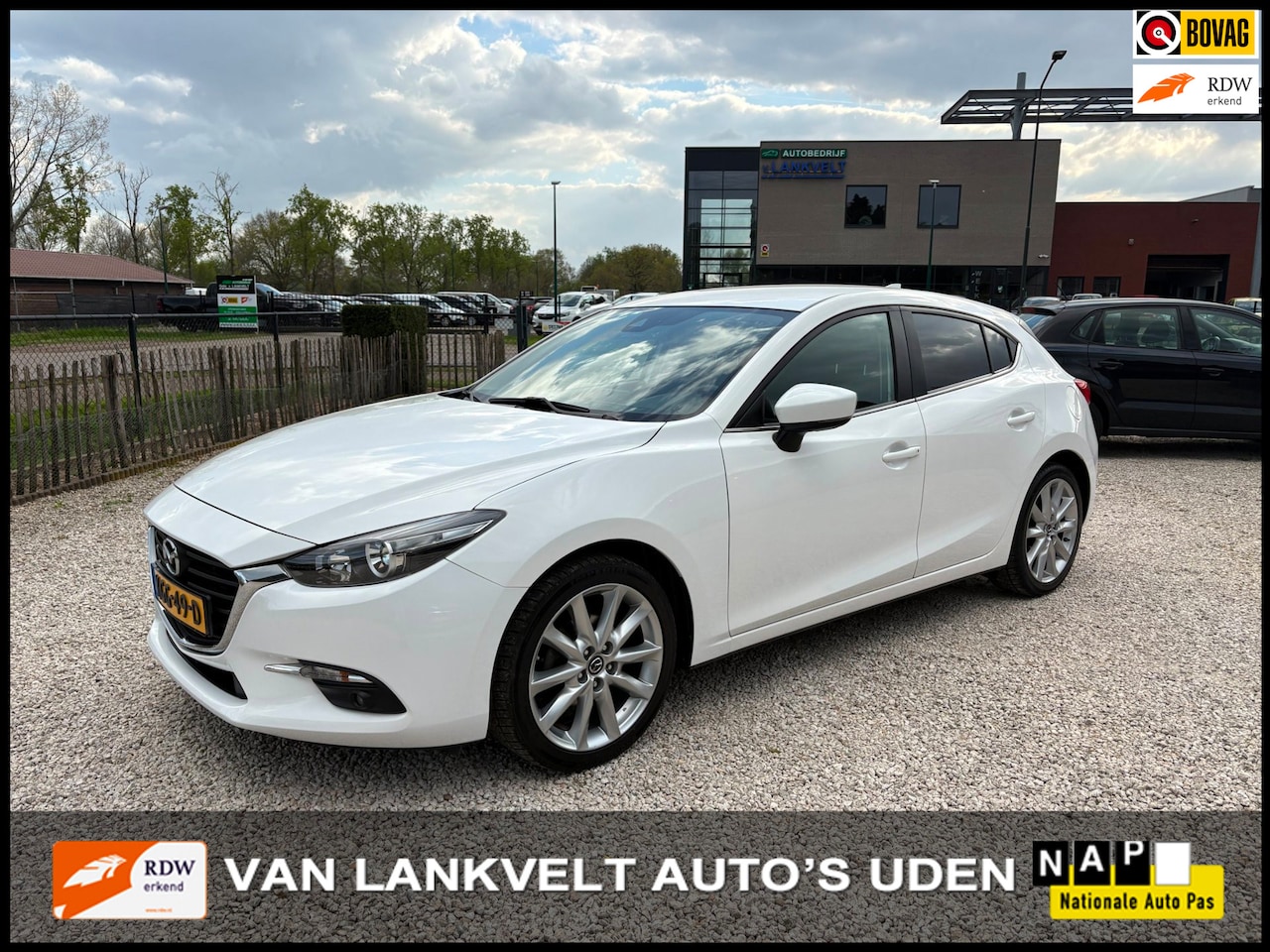 Mazda 3 - 1.5 SkyActiv-G Apple Carplay, Stoelverw. Dealer onderhouden. - AutoWereld.nl